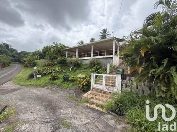 Maison 4 pièces de 87 m² à La Trinité (97220)