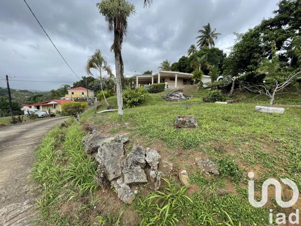 Maison 4 pièces de 87 m² à La Trinité (97220)