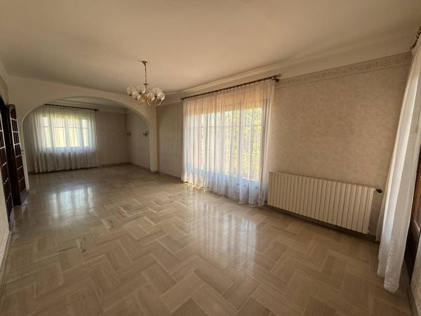 Maison 10 pièces - 270m²