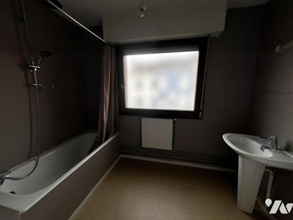 PROXIMITE PARC DE LA RHÔNELLE APPARTEMENT T3 AVEC GARAGE ET PLACE DE PARKING