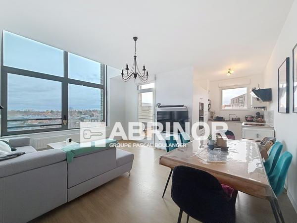 DELORY - Appartement de type 3 de 70 m² hab. - Lumineux avec terrasse plein Sud. ROUBAIX