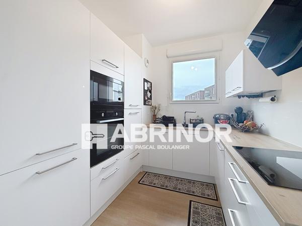 DELORY - Appartement de type 3 de 70 m² hab. - Lumineux avec terrasse plein Sud. ROUBAIX