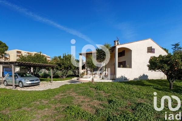 Maison traditionnelle 8 pièces de 180 m² à Vallauris (06220)