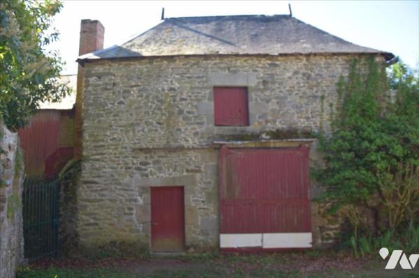 MAYENNE- Secteur Mairie, maison de ville avec atelier et jardin non attenant.

- Une maison d...