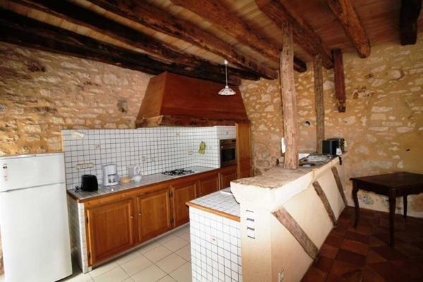 Maison ancienne - Les eyzies Jolie maison en pierre avec sa petite dépendance et son jardin.