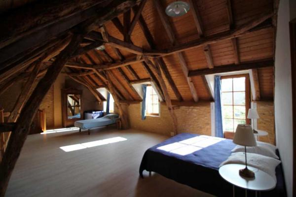Maison ancienne - Les eyzies Jolie maison en pierre avec sa petite dépendance et son jardin.