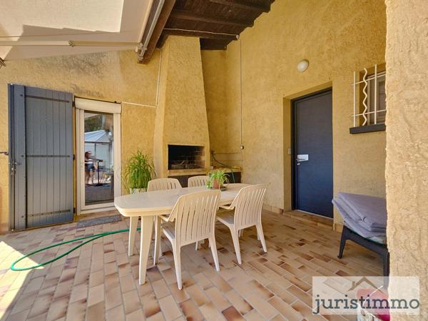 Châteauneuf-de-Gadagne (84470) Vue à couper le souffle ! Propriété en colline avec piscine, dépendances et double habitation possible