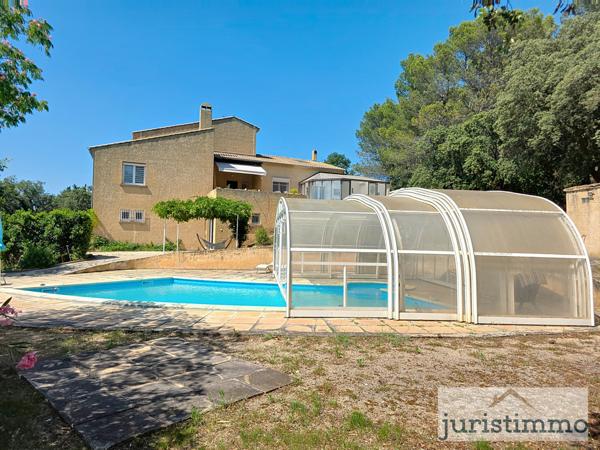 Châteauneuf-de-Gadagne (84470) Vue à couper le souffle ! Propriété en colline avec piscine, dépendances et double habitation possible
