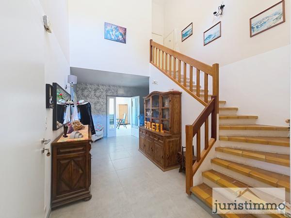 Châteauneuf-de-Gadagne (84470) Vue à couper le souffle ! Propriété en colline avec piscine, dépendances et double habitation possible