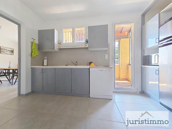 Châteauneuf-de-Gadagne (84470) Vue à couper le souffle ! Propriété en colline avec piscine, dépendances et double habitation possible