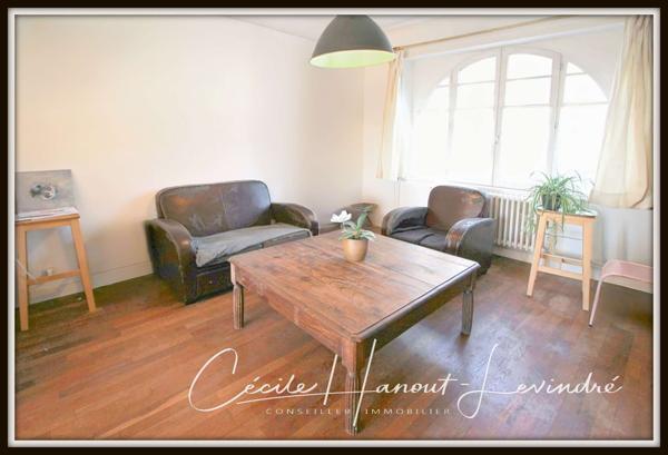 Roz-sur-Couesnon (35610) ROZ SUR COUESNON - Maison de bourg en pierre 177 m² - 5 chambres - avec courette et garage.