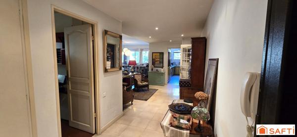 T4 de 115 m² avec loggia, au calme en intra-muros