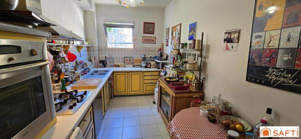 T4 de 115 m² avec loggia, au calme en intra-muros