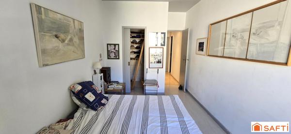 T4 de 115 m² avec loggia, au calme en intra-muros