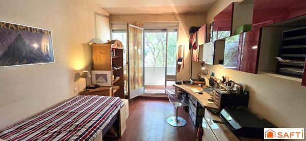 T4 de 115 m² avec loggia, au calme en intra-muros