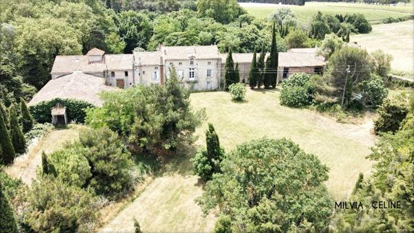 Propriete à vendre 32 pièces proche de CARCASSONNE (11) 2 habitations 522m2+ parc 2,82 hectares + dépendances