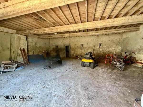 Propriete à vendre 32 pièces proche de CARCASSONNE (11) 2 habitations 522m2+ parc 2,82 hectares + dépendances