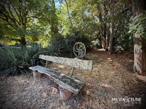 Propriete à vendre 32 pièces proche de CARCASSONNE (11) 2 habitations 522m2+ parc 2,82 hectares + dépendances