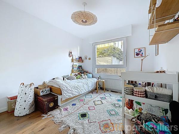 Vente
                Appartement69,08 m² - 3 Pièces -
                    ISSY LES MOULINEAUX (92130)