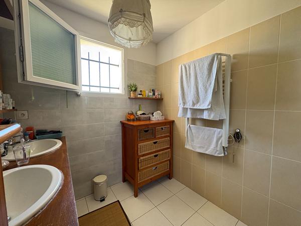 Maison à vendre Montbeton plain pied 3 chambres, jardin, garage