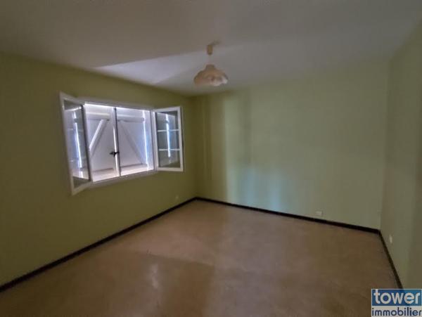 Maison
                                                                                                                                                                                                                                                                                                                        4 pièce(s)                                                                                                                                                                                                          3 chambre(s)                                                                                                                                                                                                          106  m²