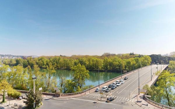 Appartement à vendre    5 pièces • 105,77 m2 Lyon 4