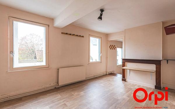 Maison à vendre    7 pièces •  Bruyères-et-Montbérault