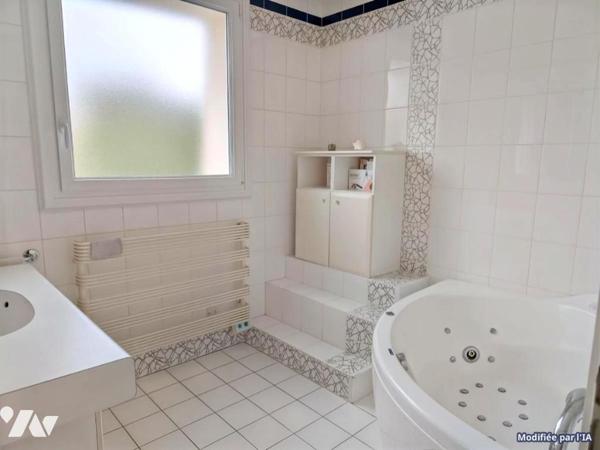 Maison rénovée avec goût et spacieuse
