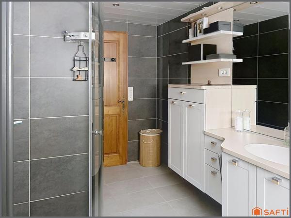 Maison entièrement rénovée avec jardin