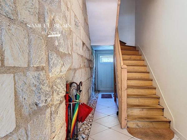 Maison de ville 125 M2 + grenier aménagéable et jardin clos.