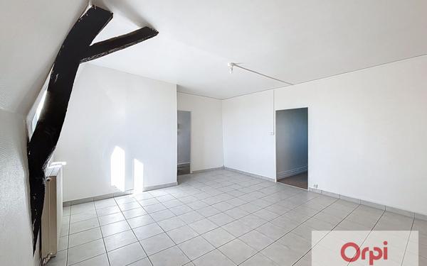 Appartement à louer    4 pièces • 99,87 m2 Montluçon
