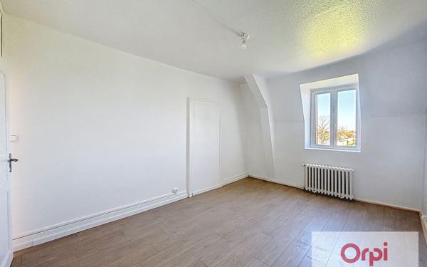 Appartement à louer    4 pièces • 99,87 m2 Montluçon