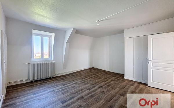 Appartement à louer    4 pièces • 99,87 m2 Montluçon