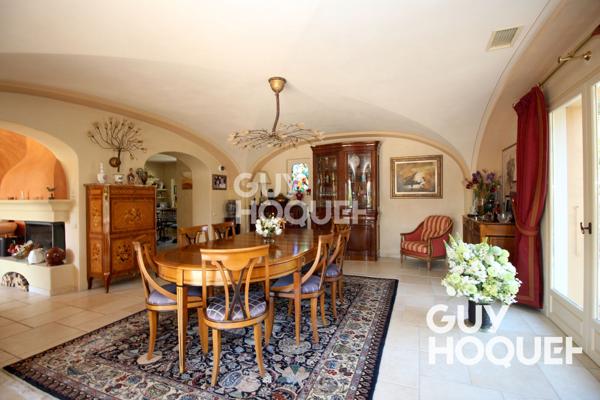 Maison _ piscine _ double garage _Saint Cyprien_