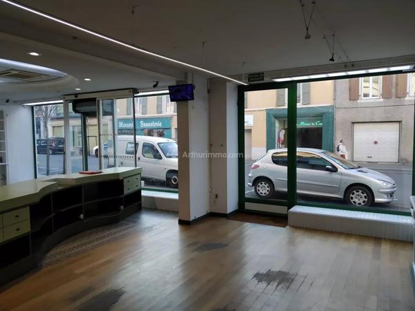 Location Local commercial 4 pièces à Carmaux