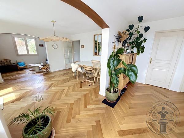Vente                                                      Maison
                        
                     6 pièces                      130 m2                     à Dourdan
