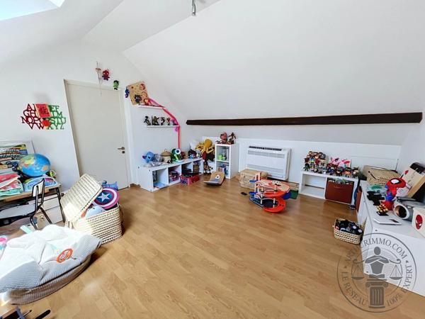 Vente                                                      Maison
                        
                     6 pièces                      130 m2                     à Dourdan