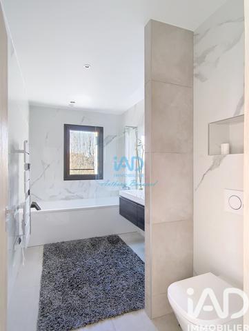 Maison à vendre 8 pièces 240 m² Fontenay-Trésigny