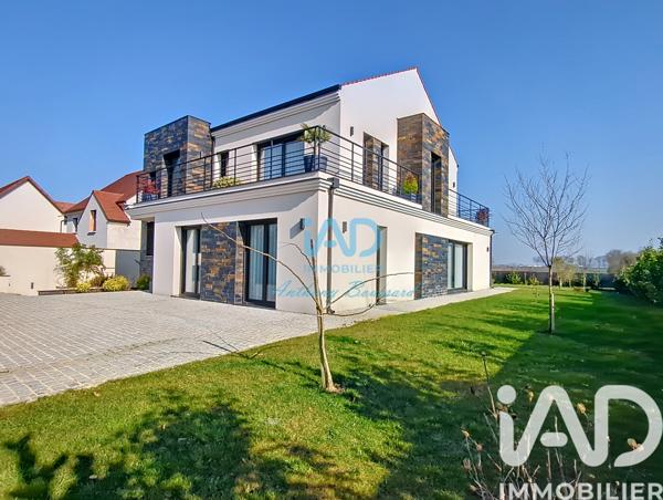 Maison à vendre 8 pièces 240 m² Fontenay-Trésigny