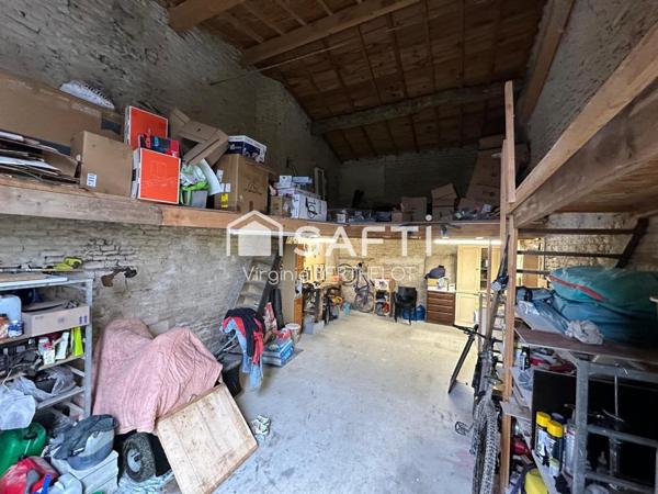 BEL ENSEMBLE IMMOBILIER COMPOSE DE 2 MAISONS EN PIERRE  A  AIFFRES !