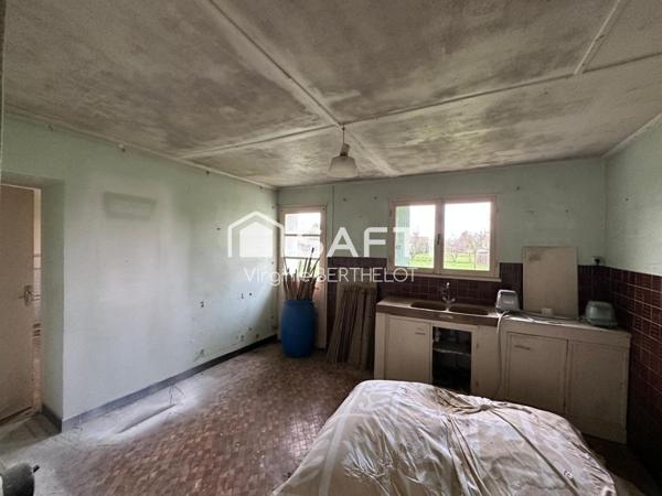 BEL ENSEMBLE IMMOBILIER COMPOSE DE 2 MAISONS EN PIERRE  A  AIFFRES !