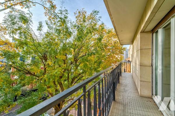 Charenton-le-Pont : 4 pièces avec balcons et parking