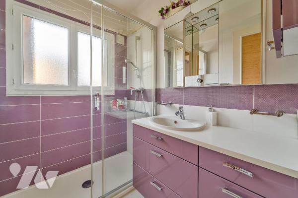 Charenton-le-Pont : 4 pièces avec balcons et parking