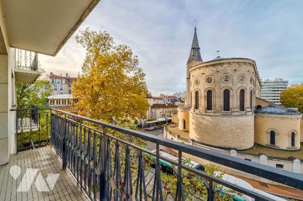 Charenton-le-Pont : 4 pièces avec balcons et parking