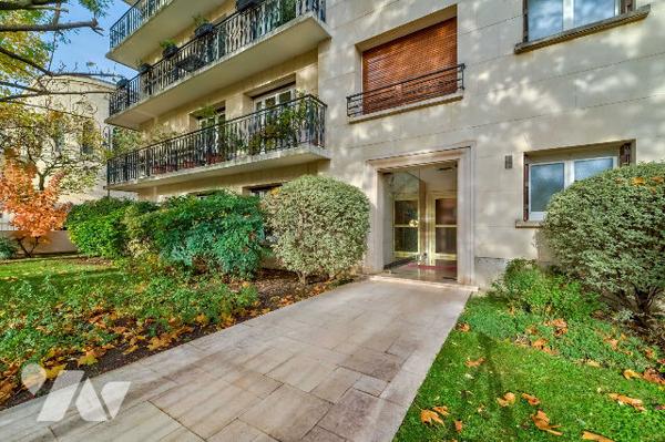 Charenton-le-Pont : 4 pièces avec balcons et parking