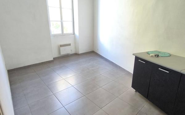 Appartement à vendre    2 pièces •  Nîmes