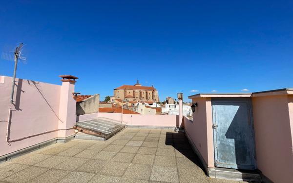 Appartement à vendre    4 pièces • 84 m2 Thuir