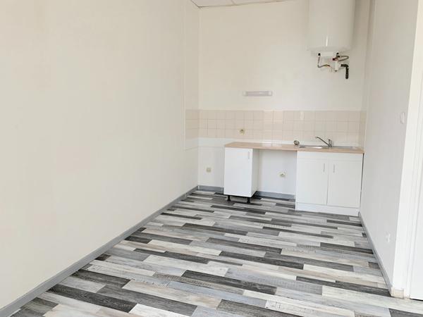 A LOUER APPARTEMENT 1 PIECE - BLAYE CENTRE , Blaye A LOUER APPARTEMENT 1 PIECE - BLAYE CENTRE , Blaye
