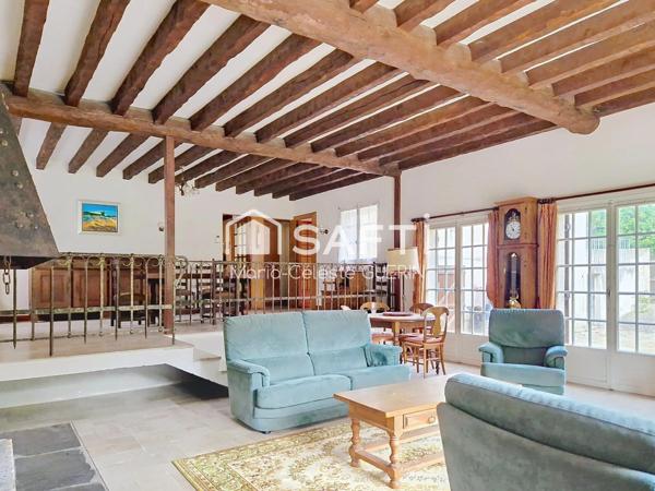 Authenticité et potentiel, une maison à réinventer dans un cadre idéal !