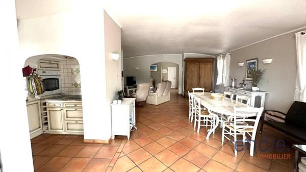 LORGUES. Villa 3 chambres,146m2 , Annexe et sous-sol